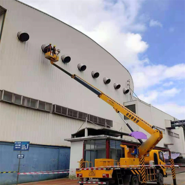 清镇高空作业车出租服务：专业广告牌安装解决方案