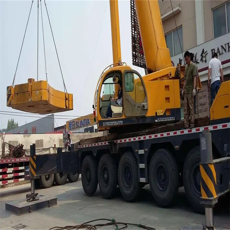 清镇当地吊车出租|机器吊装|75吨|工厂搬迁服务